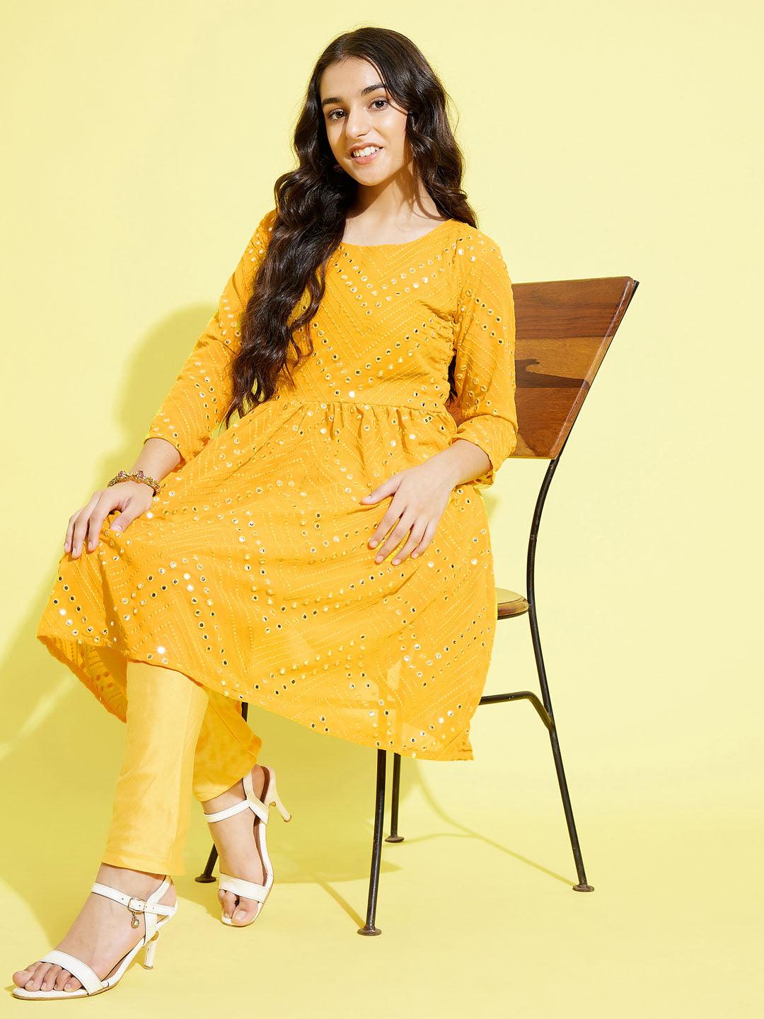 YUVA BY VASTRAMAY Girl's Yellow Mirror Kurta Pyjama Set - qivii