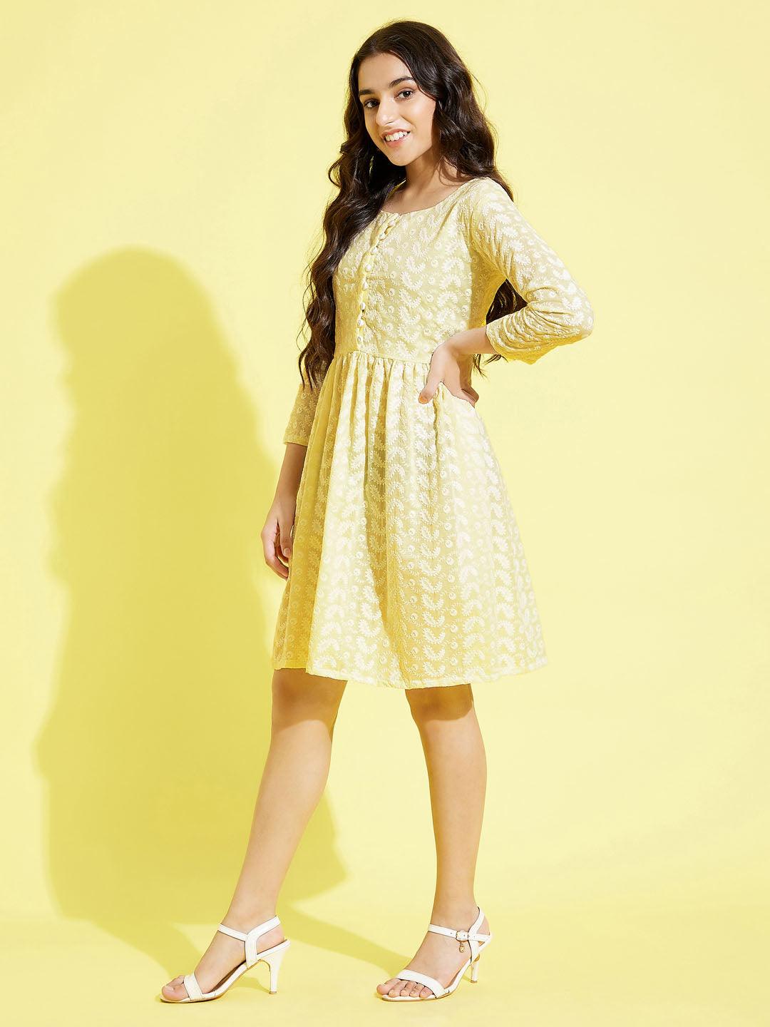 YUVA BY VASTRAMAY Girl's Yellow Pure Cotton Chikankari kurta - qivii