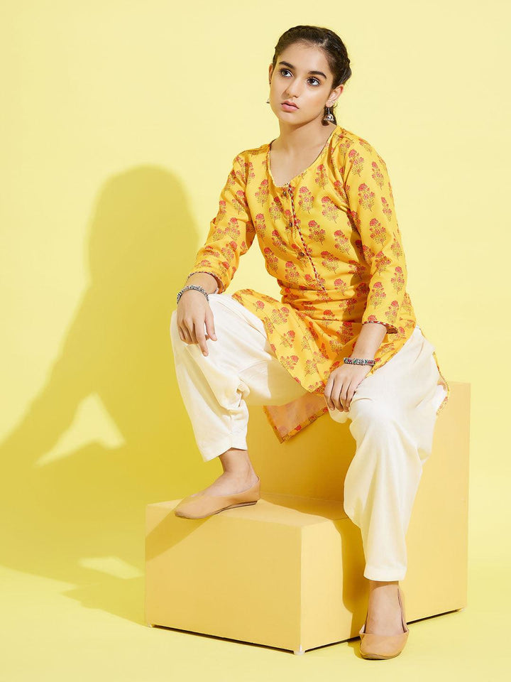 YUVA BY VASTRAMAY Girls' Mustard And Cream Printed Linen Kurta And Patiala Set - qivii