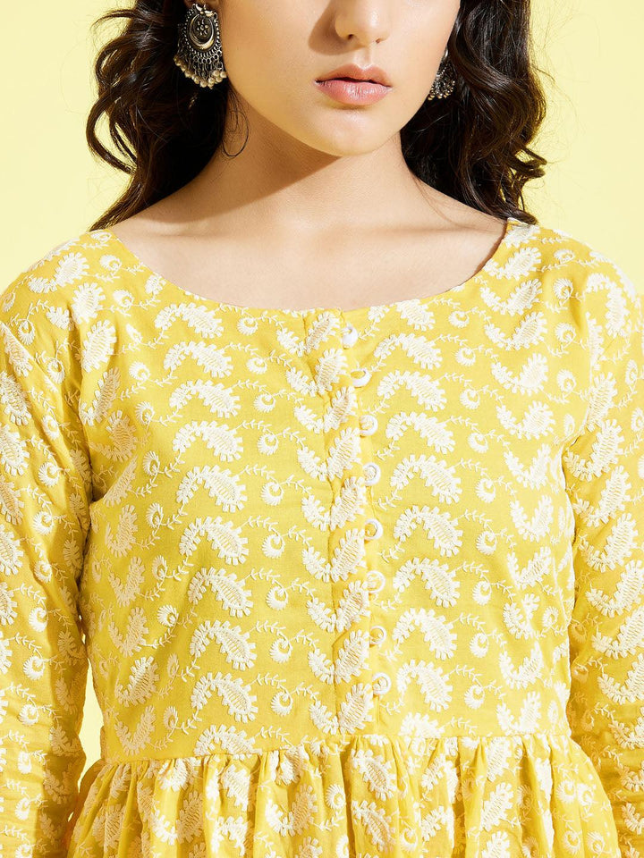 YUVA BY VASTRAMAY Girls Mustard Pure Cotton Chikankari kurta With Leggings Set - qivii