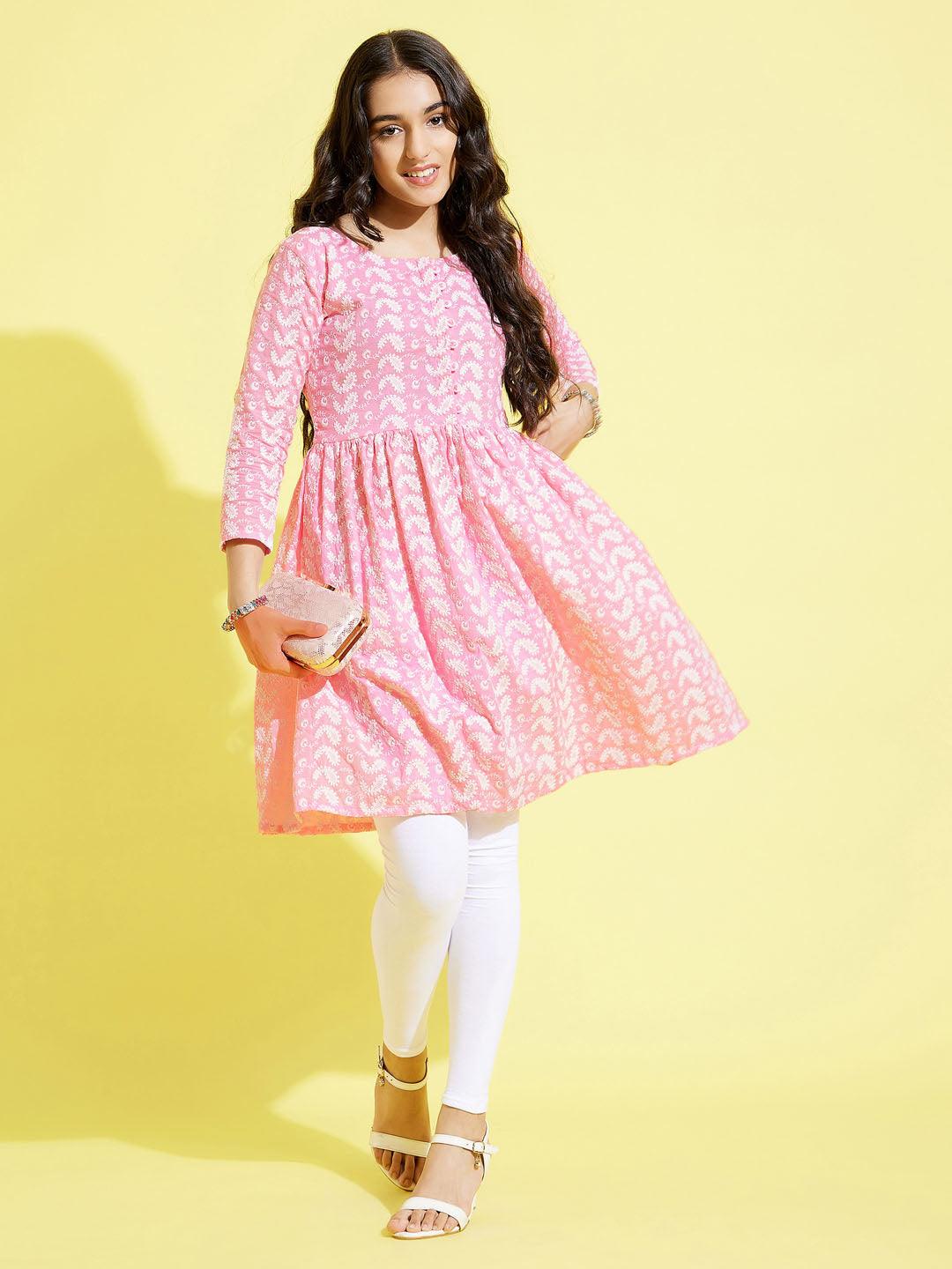 YUVA BY VASTRAMAY Girls' Pink Pure Cotton Chikankari kurta With Leggings Set - qivii