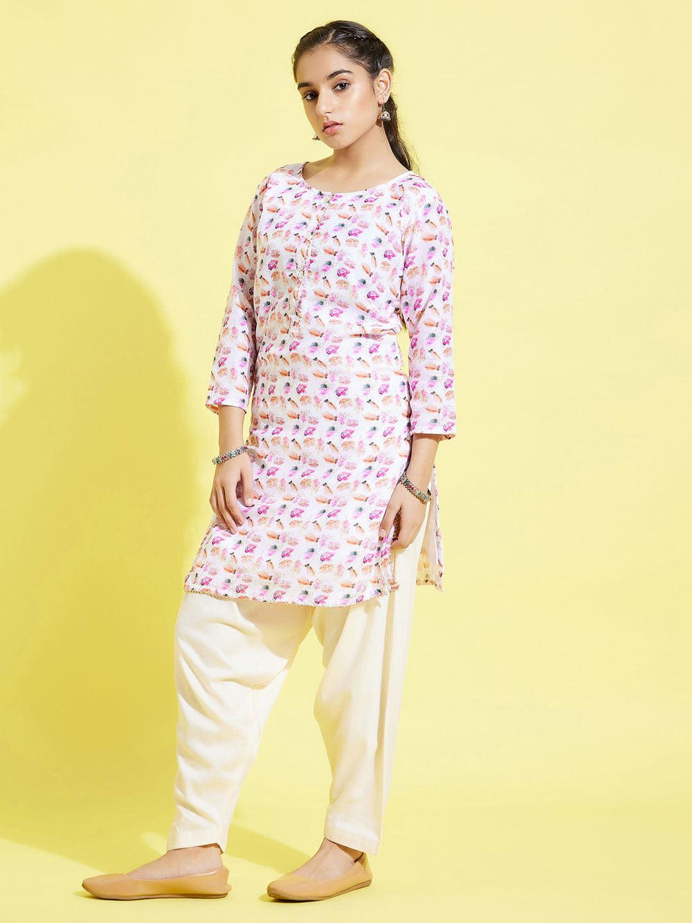 YUVA BY VASTRAMAY Girls' White Floral Printed Linen Kurta And Cream Patiala Set - qivii