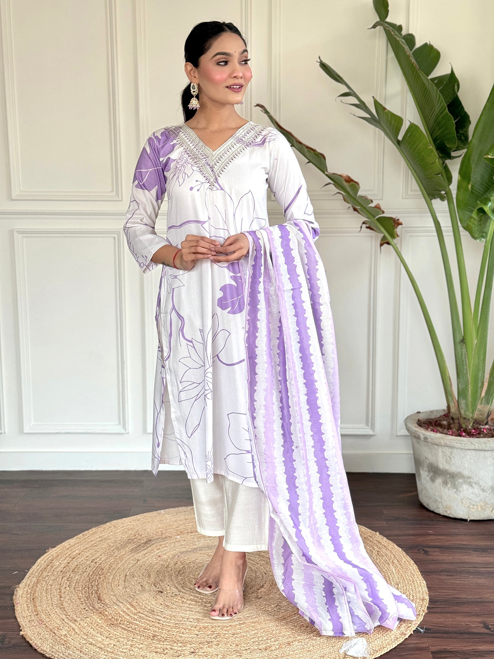  Ideal for festivals and events, perfect for making a statement or a classic look