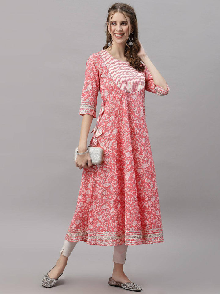 Aneesah Pink Tiered Printed Kurta - Uboric