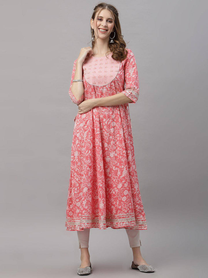 Aneesah Pink Tiered Printed Kurta - Uboric