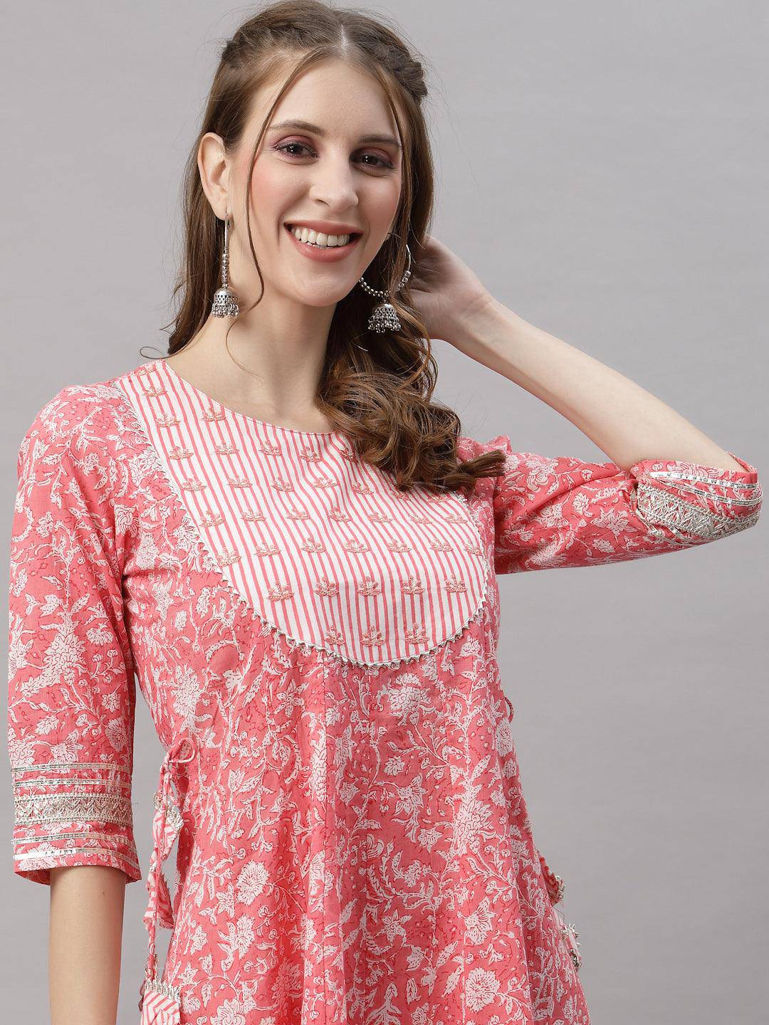 Aneesah Pink Tiered Printed Kurta - Uboric