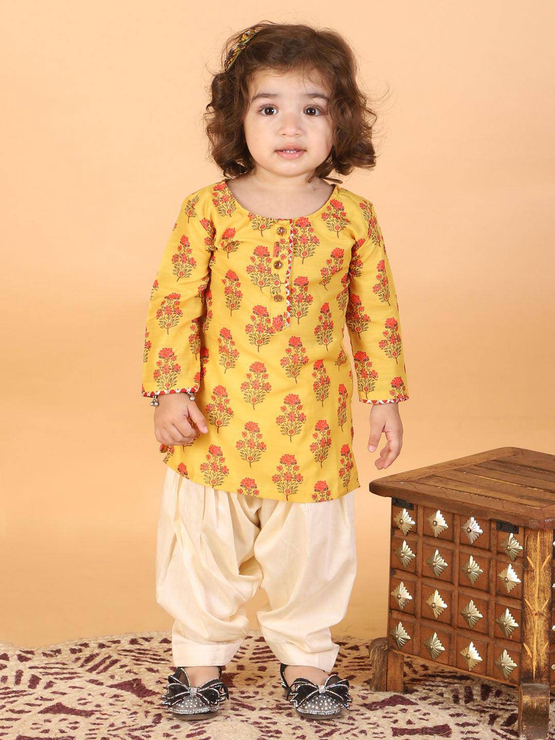 VASTRAMAY SISHU Girl's Orange-Base-Printed Cotton Blend Kurta Patiyala Set - Uboric