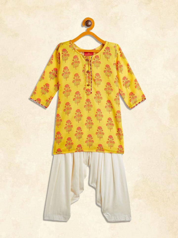 VASTRAMAY SISHU Girl's Orange-Base-Printed Cotton Blend Kurta Patiyala Set - Uboric