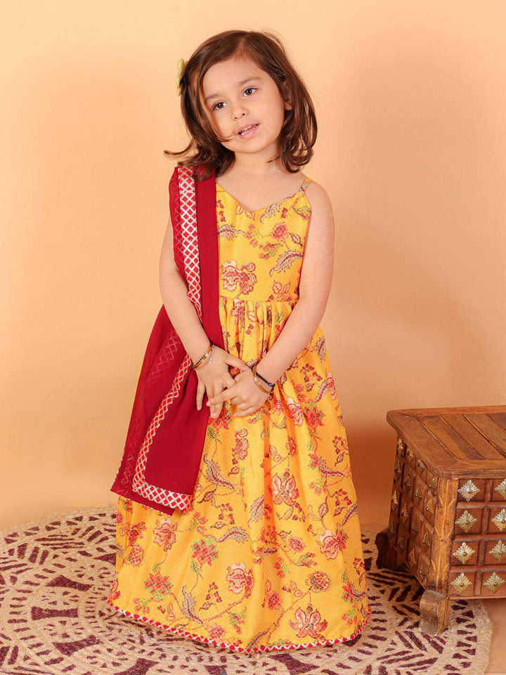 VASTRAMAY SISHU Girl's Yellow Floral Print Anarkali Kurta With Dupatta - Uboric